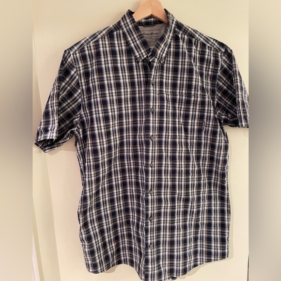 Eddie Bauer Short Sleeve Button Down - Mens Large - Picture 2 of 7